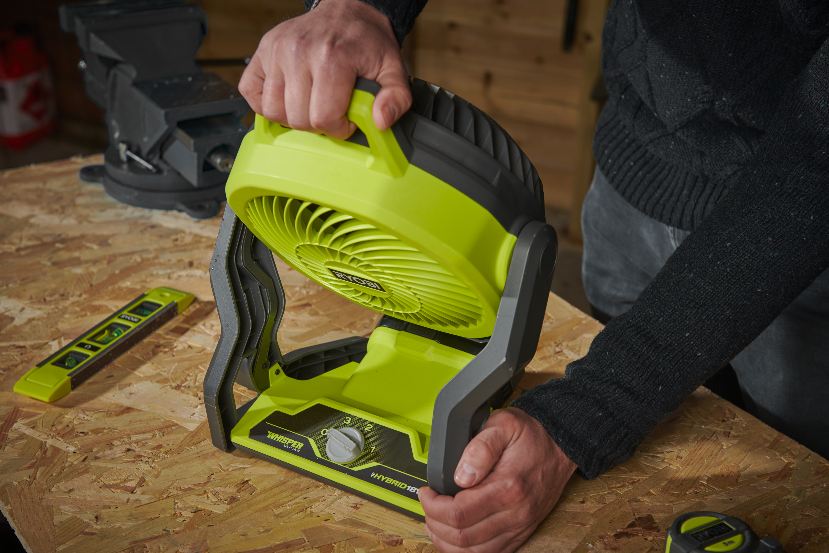Ryobi RCF18-0 18V ONE Draadloze 10cm Klem Ventilator (Bare Tool) Hyper Groen