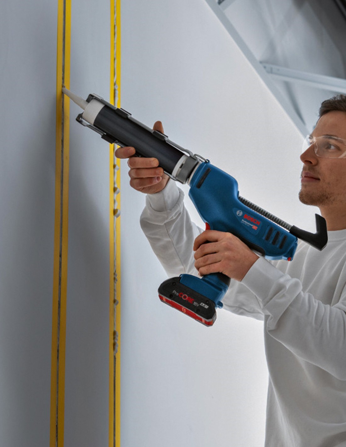 Bosch-GCG 18V-310 Professional Caulking Gun 18V Bare Unit - View #2